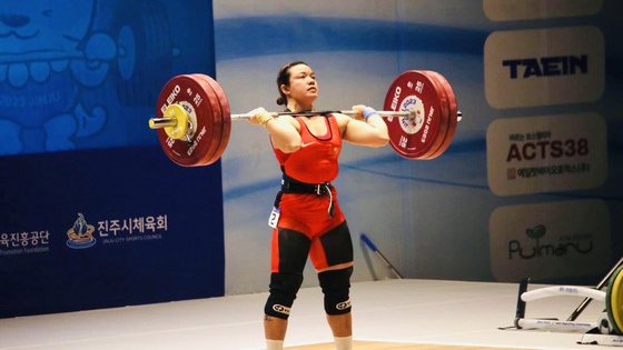 Hong Thanh wins bronze at Asian Weightlifting championships